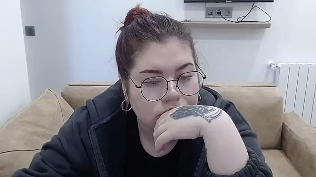 Isabel Graves online show from 05-20-26, 06:08