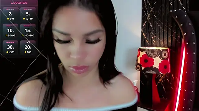 Snapshot of Nayara_K chatting on 06-02-26, 12:51 Nayara K online show from 06-02-26, 12:51