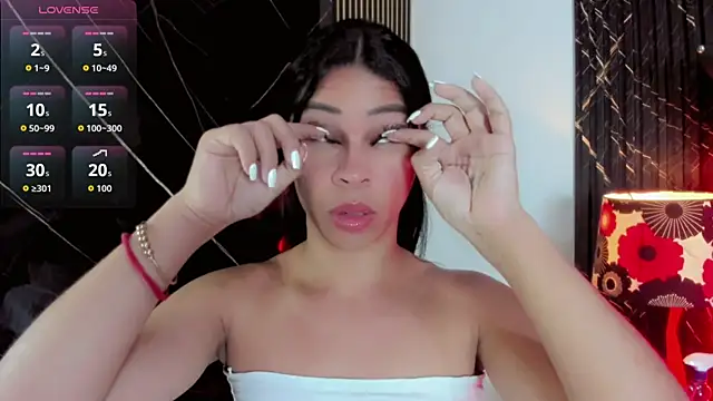 Snapshot of Nayara_K chatting on 06-16-26, 07:49 Nayara K online show from 06-16-26, 07:49