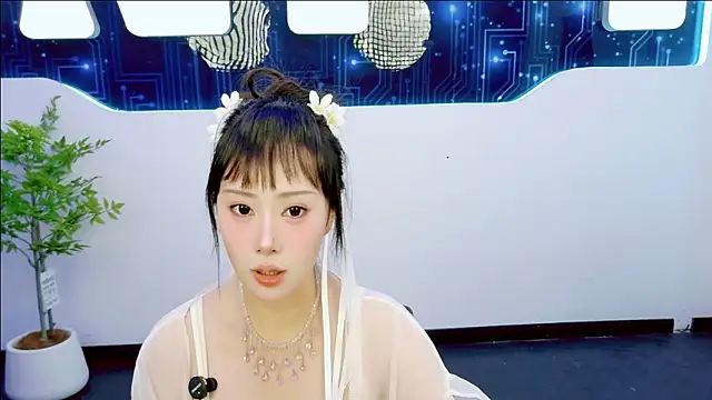 Nicole-- online show from 05-18-26, 06:41