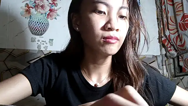 Snapshot of DeeannGunby chatting on 06-19-26, 04:33 DeeannGunby online show from 06-19-26, 04:33