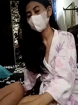 Snapshot of Alisaa0716 chatting on 05-18-26, 06:47 Alisaa0716 online show from 05-18-26, 06:47
