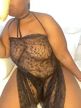 BIGMAMA011 online show from 06-29-26, 09:37