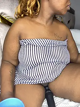 BIGMAMA011 online show from 07-14-26, 02:05