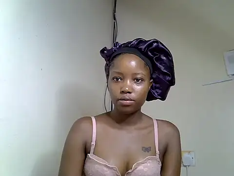 Pretty kitty48 online show from 06-18-26, 12:53