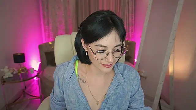 Snapshot of EviiLune chatting on 07-13-26, 08:44 EviiLune online show from 07-13-26, 08:44