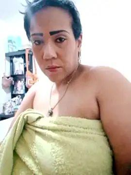 Snapshot of OliviaWilliamm chatting on 06-21-26, 03:25 OliviaWilliamm online show from 06-21-26, 03:25