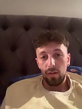 BoyfriendsLive online show from 05-18-26, 04:24