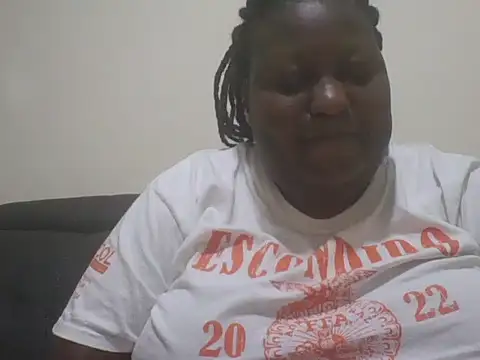 Snapshot of fat_ebonyqueen chatting on 06-01-26, 09:05 fat ebonyqueen online show from 06-01-26, 09:05
