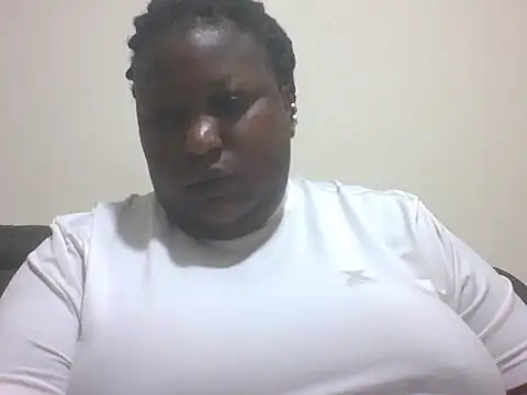 Snapshot of fat_ebonyqueen chatting on 06-03-26, 02:44 fat ebonyqueen online show from 06-03-26, 02:44