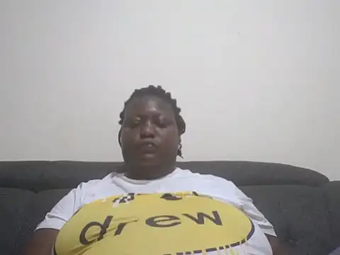 Snapshot of fat_ebonyqueen chatting on 06-06-26, 08:02 fat ebonyqueen online show from 06-06-26, 08:02