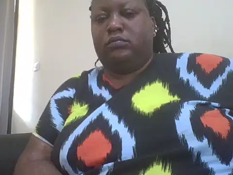 Snapshot of fat_ebonyqueen chatting on 06-07-26, 08:07 fat ebonyqueen online show from 06-07-26, 08:07