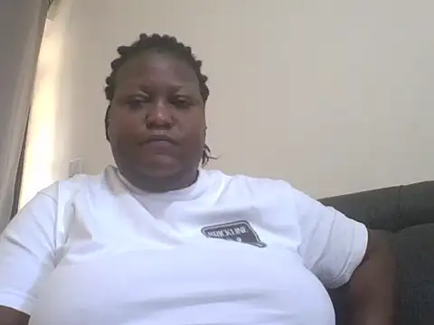 Snapshot of fat_ebonyqueen chatting on 06-08-26, 06:36 fat ebonyqueen online show from 06-08-26, 06:36