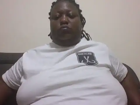 Snapshot of fat_ebonyqueen chatting on 06-08-26, 07:47 fat ebonyqueen online show from 06-08-26, 07:47