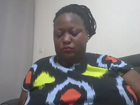 Snapshot of fat_ebonyqueen chatting on 06-17-26, 11:27 fat ebonyqueen online show from 06-17-26, 11:27