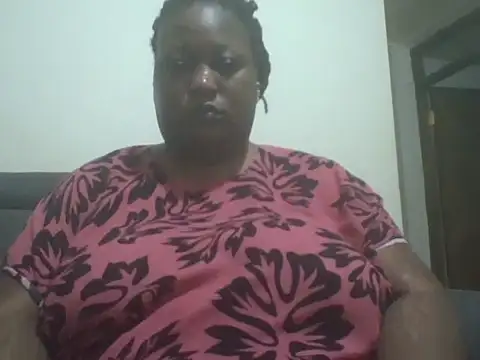 Snapshot of fat_ebonyqueen chatting on 06-30-26, 07:04 fat ebonyqueen online show from 06-30-26, 07:04