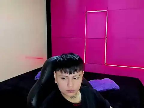 DimitryTompson online show from 05-21-26, 01:18