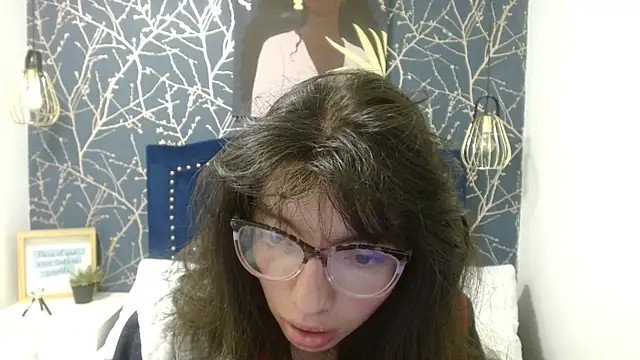 Snapshot of Allyshon_ chatting on 05-27-26, 07:44 Allyshon online show from 05-27-26, 07:44