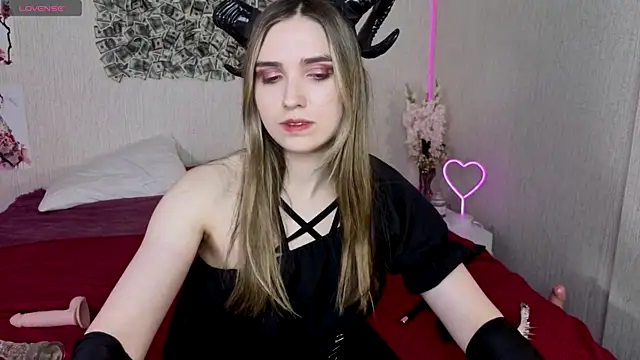 NocturneHuntress online show from 06-04-26, 07:25