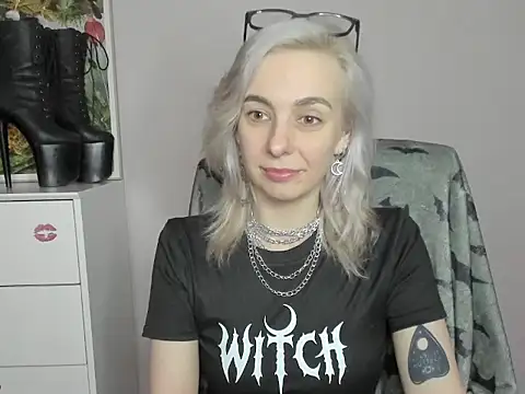 velvetanne online show from 06-17-26, 06:38