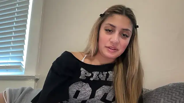 Snapshot of Badbihdani18 chatting on 06-05-26, 02:40 Badbihdani18 online show from 06-05-26, 02:40