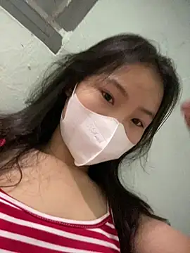 -Lily-y online show from 05-19-26, 02:56