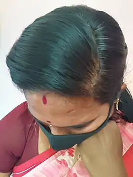 Snapshot of CuteTamizhachi chatting on 07-15-26, 03:45 CuteTamizhachi online show from 07-15-26, 03:45