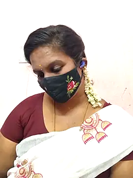 Snapshot of CuteTamizhachi chatting on 07-18-26, 05:17 CuteTamizhachi online show from 07-18-26, 05:17