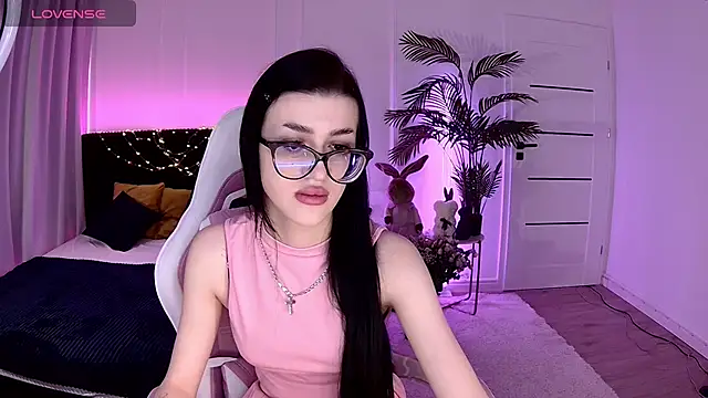 Snapshot of Ariella_Me chatting on 06-16-26, 06:27 Ariella Me online show from 06-16-26, 06:27