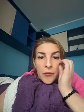 Snapshot of Hot-Milf4U chatting on 06-01-26, 06:48 Hot-Milf4U online show from 06-01-26, 06:48