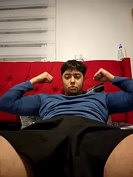 Snapshot of BodyGym18 chatting on 08-01-26, 04:28 BodyGym18 online show from 08-01-26, 04:28