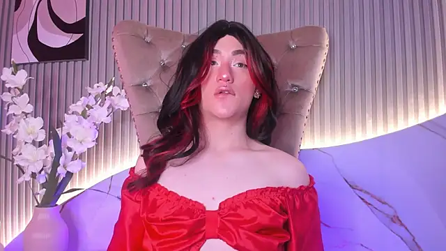 Victoria Hiills online show from 06-18-26, 01:04