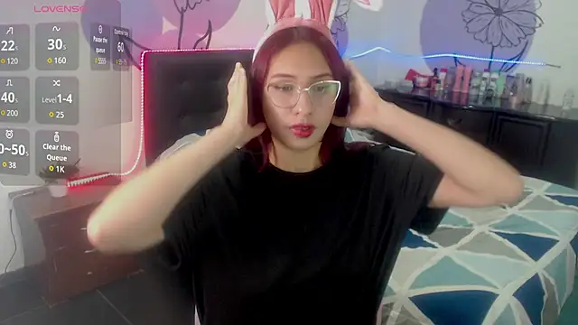 Snapshot of ashly_litlle chatting on 06-23-26, 01:14 ashly litlle online show from 06-23-26, 01:14