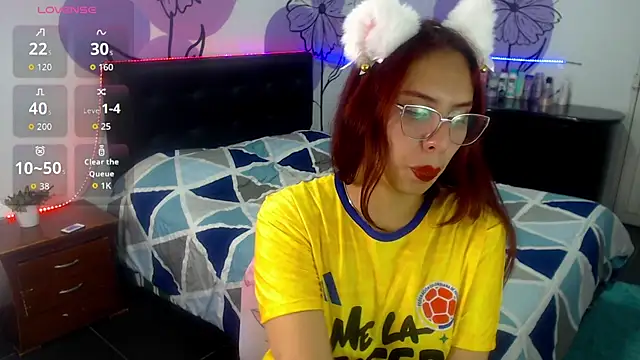 Snapshot of ashly_litlle chatting on 06-24-26, 01:59 ashly litlle online show from 06-24-26, 01:59