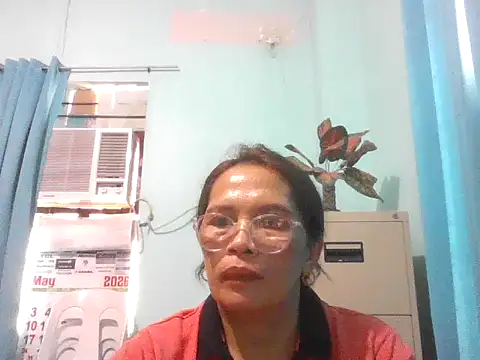 Snapshot of momshe2026 chatting on 05-26-26, 07:59 momshe2026 online show from 05-26-26, 07:59