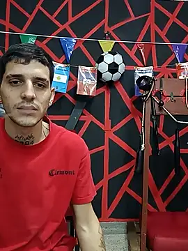 Snapshot of boy_max_latin chatting on 06-25-26, 06:07 boy max latin online show from 06-25-26, 06:07