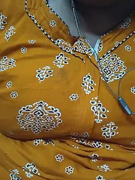 Snapshot of geetha431 chatting on 06-28-26, 05:30 geetha431 online show from 06-28-26, 05:30