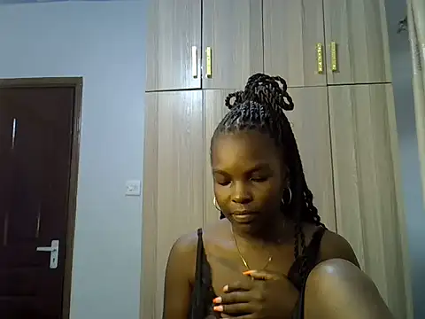 Snapshot of beauty_in_black chatting on 05-20-26, 01:28 beauty in black online show from 05-20-26, 01:28