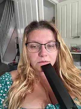 Snapshot of LucieLouBabe chatting on 07-01-26, 11:12 LucieLouBabe online show from 07-01-26, 11:12