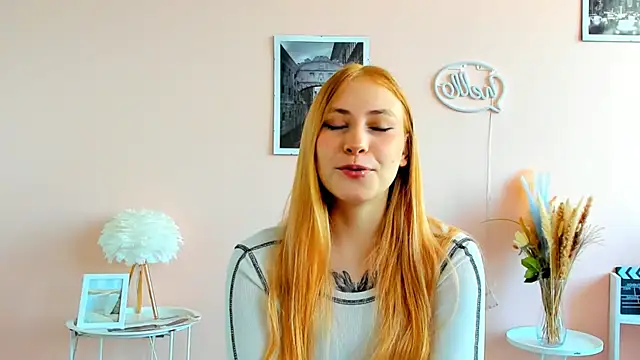 Snapshot of OnaKuziel chatting on 05-21-26, 10:00 OnaKuziel online show from 05-21-26, 10:00