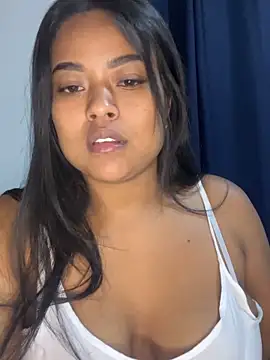 Snapshot of Kenia_26 chatting on 05-21-26, 03:13 Kenia 26 online show from 05-21-26, 03:13