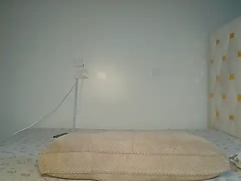 Snapshot of Im_lolah chatting on 06-15-26, 04:36 Im lolah online show from 06-15-26, 04:36