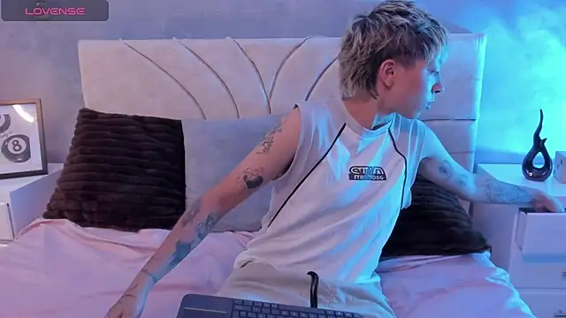 vane grey online show from 06-08-26, 07:47