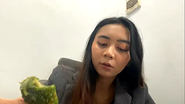 KristieOrtmann online show from 05-23-26, 08:40