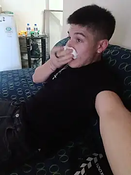 Snapshot of Oliver_LA chatting on 07-15-26, 09:20 Oliver LA online show from 07-15-26, 09:20