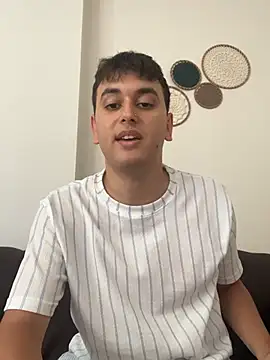 imjustaboyy1 online show from 07-17-26, 10:33