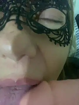 lulupiecitosamor online show from 06-26-26, 12:04