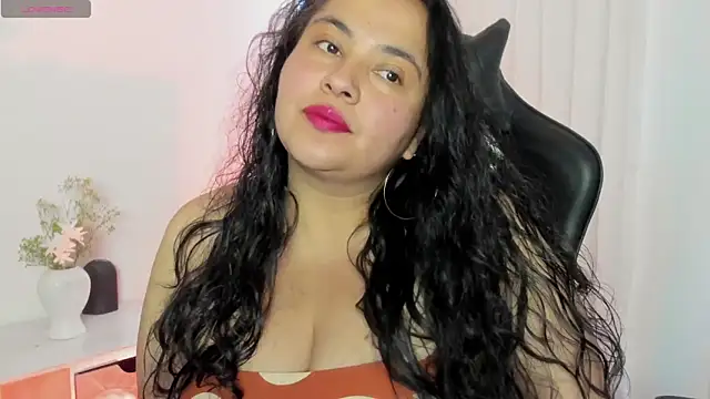 JadeBellee online show from 05-25-26, 04:46