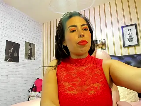 Snapshot of nikki_nikoll chatting on 06-16-26, 11:18 nikki nikoll online show from 06-16-26, 11:18