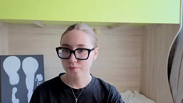 Snapshot of _kitti_meow_ chatting on 06-28-26, 07:36 kitti meow online show from 06-28-26, 07:36